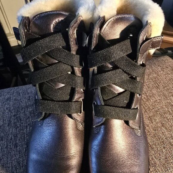 GORGEOUS TIMBERLAND DRESS BOOTS WITH FUR TRIM - Picture 3 of 9